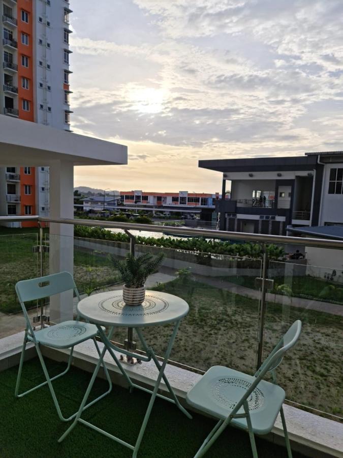 Rhr Deluxe Guesthouse Kinarut Papar Sabah - Pool View Dış mekan fotoğraf