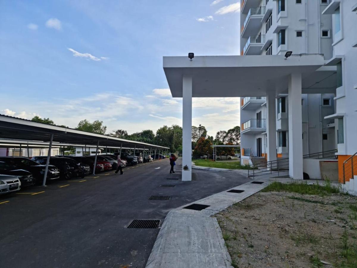 Rhr Deluxe Guesthouse Kinarut Papar Sabah - Pool View Dış mekan fotoğraf
