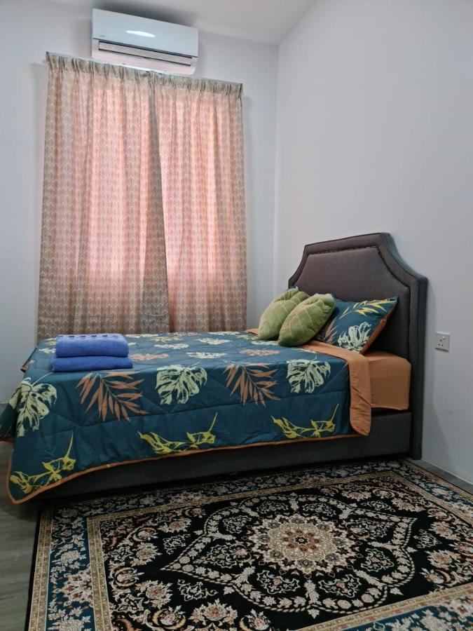 Rhr Deluxe Guesthouse Kinarut Papar Sabah - Pool View Dış mekan fotoğraf